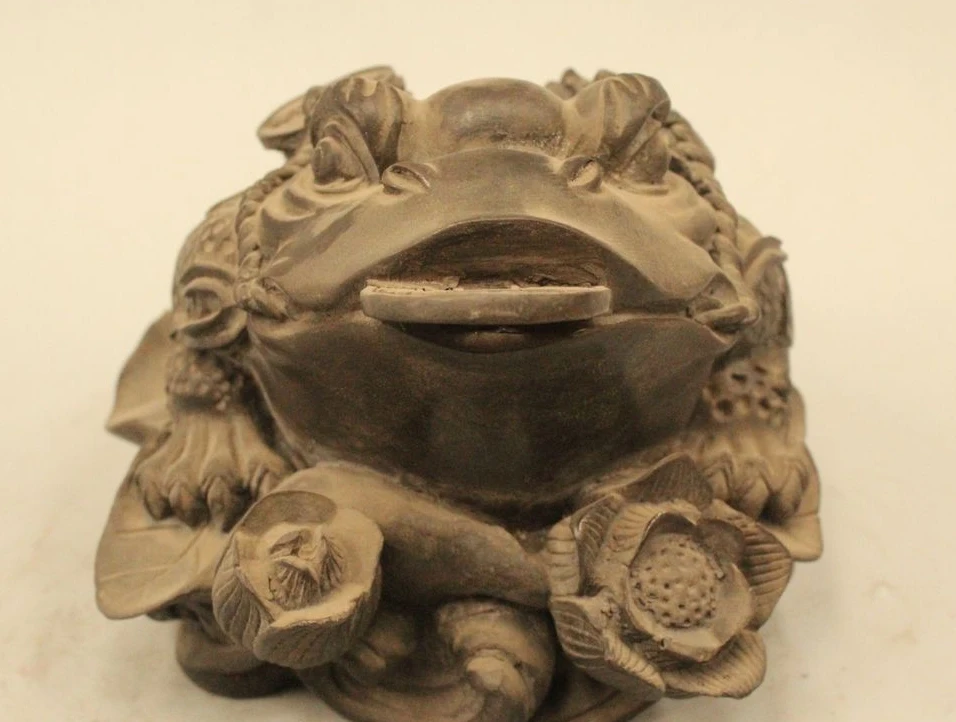 4" Chinese Feng Shui Bronze Wealth Rich Golden Toad Spittor Lotus Flower Statue
4" Chinese Feng Shui Bronze Wealth Rich Golden Toad Spittor Lotus Flower Statue