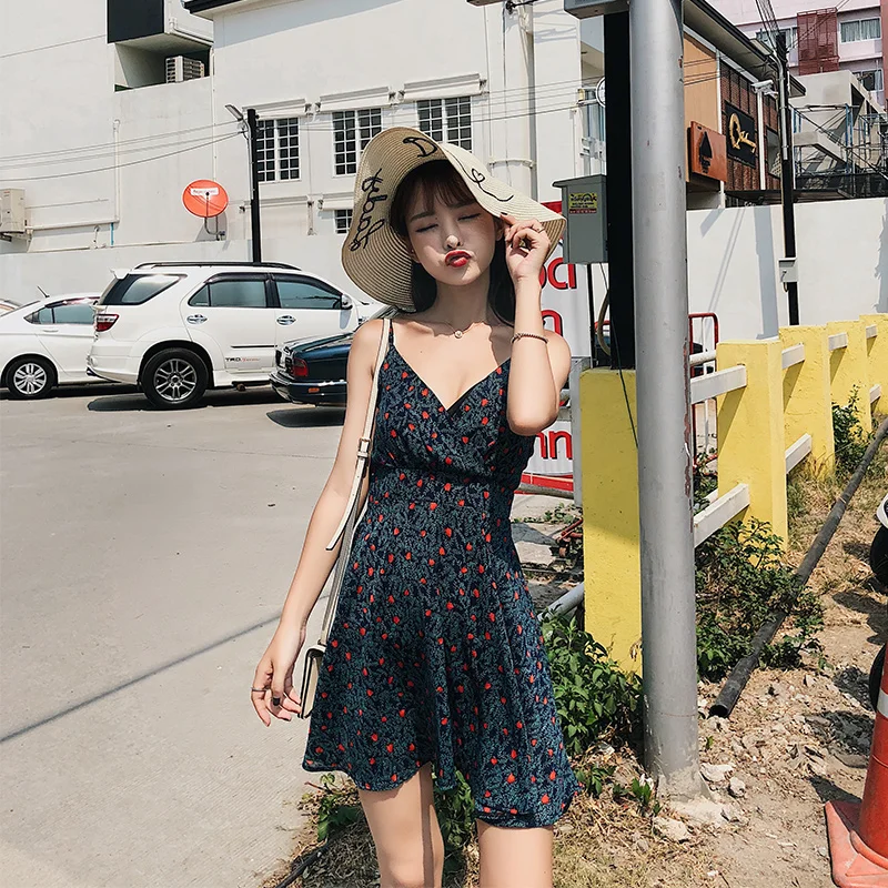 Short Floral Strap Dress Female Summer 2019 Dress Sexy V-Neck Thailand Beach Seaside Holiday Vestidos Mujer Robe Femme Ete
Short Floral Strap Dress Female Summer 2019 Dress Sexy V-Neck Thailand Beach Seaside Holiday Vestidos Mujer Robe Femme Ete