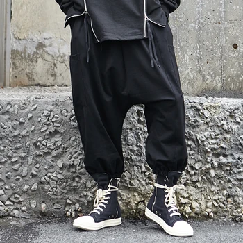 Men Japan Style Black Loose Casual Low Crotch Harem Pant Male Streetwear Punk Gothic Wide Leg Cross Trousers Sweatpants
Men Japan Style Black Loose Casual Low Crotch Harem Pant Male Streetwear Punk Gothic Wide Leg Cross Trousers Sweatpants