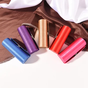 Random Color fashion Lipstick Case Retro Embroidered Fashion Holder Flower Design With Mirror Jewelry Packaging Box
Random Color fashion Lipstick Case Retro Embroidered Fashion Holder Flower Design With Mirror Jewelry Packaging Box
