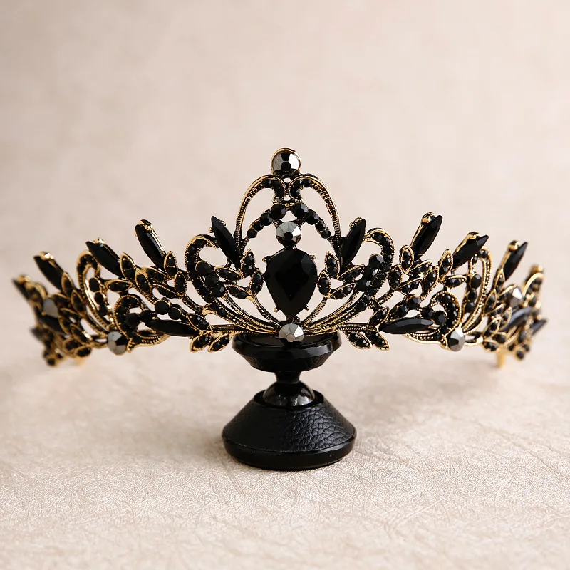 Retro Black Crystal Heart Bridal Tiaras Crown Rhinestone Diadem Pageant Baroque Crowns Bride Headbands Wedding Hair Accessories
Retro Black Crystal Heart Bridal Tiaras Crown Rhinestone Diadem Pageant Baroque Crowns Bride Headbands Wedding Hair Accessories