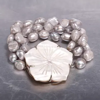 Baroque ThreadBeands Bracelet, 9 to 10 mm In Diameter, Beautiful Shells Beautiful Form Buttons, StyleRestoringAncient Ways 
Baroque ThreadBeands Bracelet, 9 to 10 mm In Diameter, Beautiful Shells Beautiful Form Buttons, StyleRestoringAncient Ways