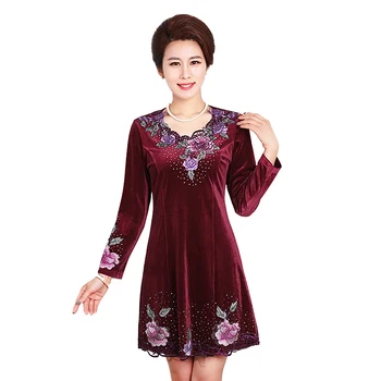 2019 Spring Middle-aged Women Plus Size Gold Velvet Dress Female Long Sleeve Embroidered Dresses Elegant Party Dress Vestidos D6
2019 Spring Middle-aged Women Plus Size Gold Velvet Dress Female Long Sleeve Embroidered Dresses Elegant Party Dress Vestidos D6