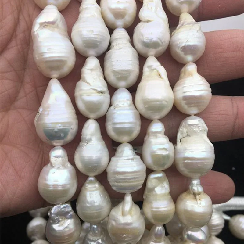 16 inches 15-18mm Natural Nucleated Oval Large Baroque Freshwater Pearl Loose Strand
16 inches 15-18mm Natural Nucleated Oval Large Baroque Freshwater Pearl Loose Strand