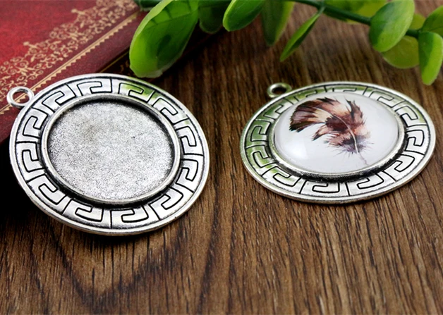 New Fashion 3pcs 25mm Inner Size Antique Silver Geometric Style Cabochon Base Setting Charms Pendant (A3-32)
New Fashion 3pcs 25mm Inner Size Antique Silver Geometric Style Cabochon Base Setting Charms Pendant (A3-32)