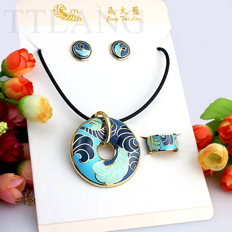 Rainbow Blue Feather Enamel Jewelry Set (Necklace, Earring, Ring), 1 set/pack
Rainbow Blue Feather Enamel Jewelry Set (Necklace, Earring, Ring), 1 set/pack