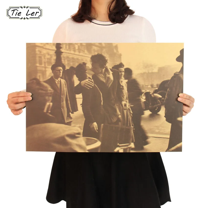 The Kiss in Front of the Town Hall Retro Poster Decorative Home Kraft Paper Movie Poster Drawing Wall Sticker 51.5X36cm
The Kiss in Front of the Town Hall Retro Poster Decorative Home Kraft Paper Movie Poster Drawing Wall Sticker 51.5X36cm