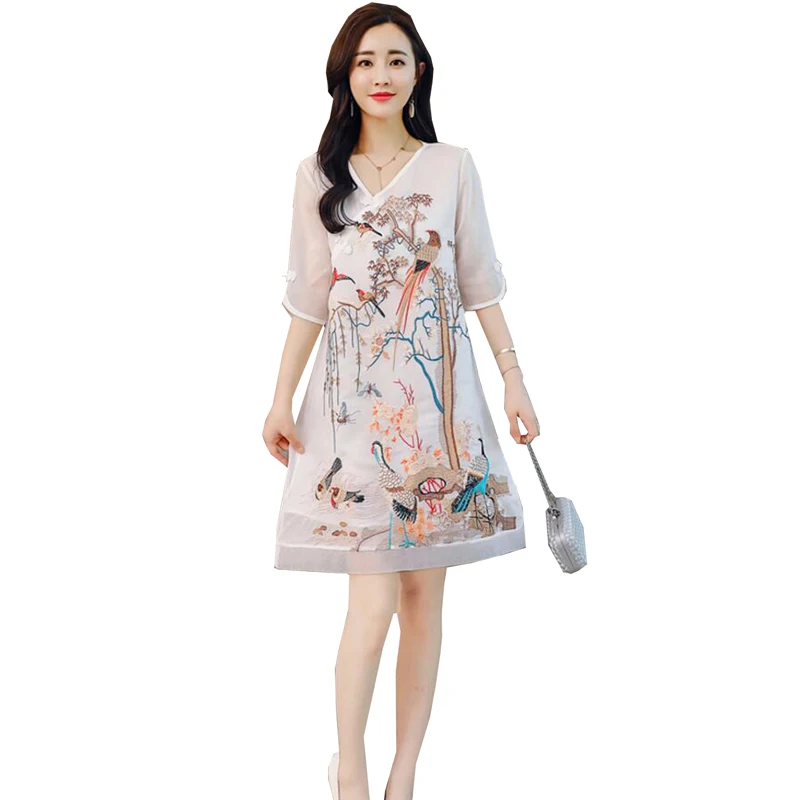High Quality 2018 Summer Mini Dress Women New Fashion Flower and Bird Embroidery Elegant Dress White Vestido Robe Femme
High Quality 2018 Summer Mini Dress Women New Fashion Flower and Bird Embroidery Elegant Dress White Vestido Robe Femme