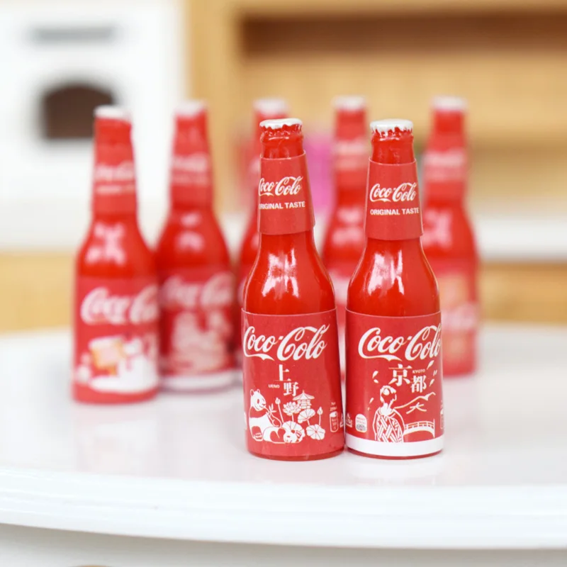 7Pcs/lot Cute Japanese Style Dollhouse Miniature Coke Drink Pretend Play Doll Food for Blyth, Pullip, Barbies Doll Accessories
7Pcs/lot Cute Japanese Style Dollhouse Miniature Coke Drink Pretend Play Doll Food for Blyth, Pullip, Barbies Doll Accessories