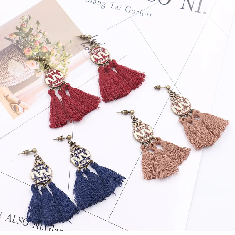 New hot round metal red and white see tassel three color earrings fashion personality girls like jewelry
New hot round metal red and white see tassel three color earrings fashion personality girls like jewelry
