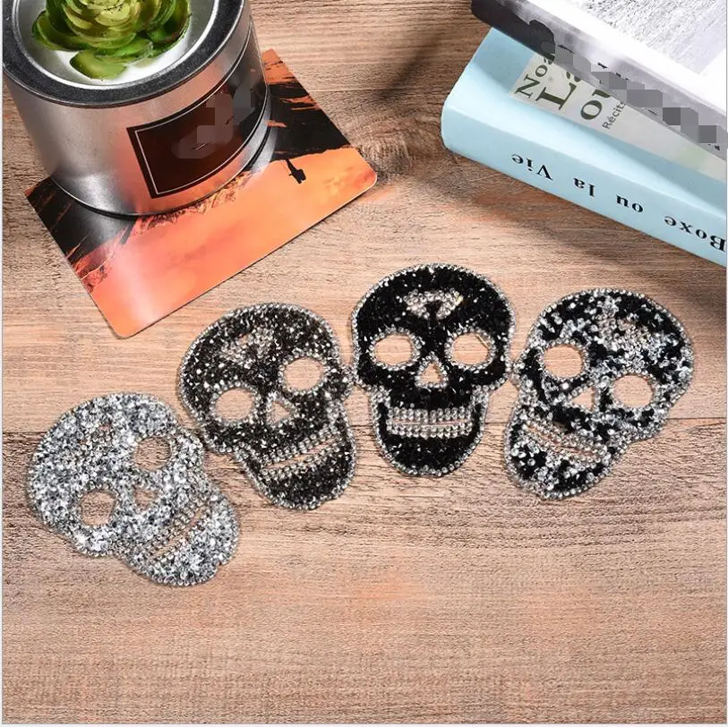 New 1Pcs Fun Rhinestones skull Embroidered Patch Iron on Sewing Crystal Applique For Jeans Clothing Decorations
New 1Pcs Fun Rhinestones skull Embroidered Patch Iron on Sewing Crystal Applique For Jeans Clothing Decorations