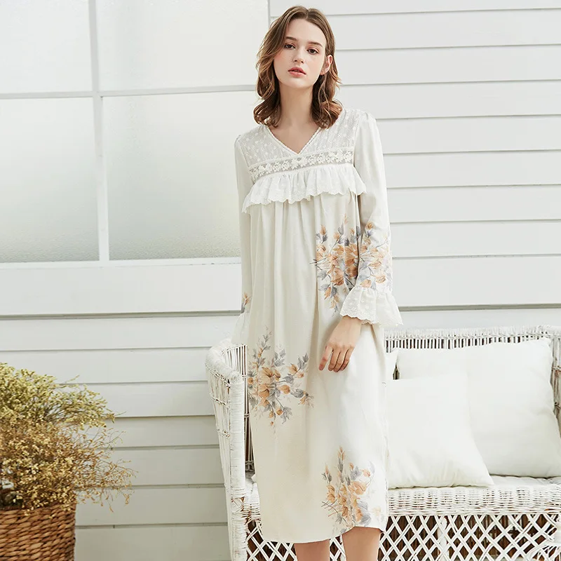 Floral White Lace Women's Nightgowns Long Sleeve Royal Elegant Female Viscose Nightwear Plus Size 180717
Floral White Lace Women's Nightgowns Long Sleeve Royal Elegant Female Viscose Nightwear Plus Size 180717