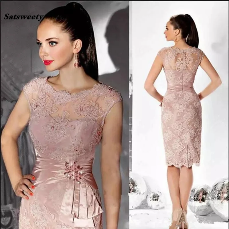 Elegant Short Sheath Mother Of The Bride Dresses Applique Lace Crystal Knee Length Prom Gowns Plus Size Wedding Guest Dress
Elegant Short Sheath Mother Of The Bride Dresses Applique Lace Crystal Knee Length Prom Gowns Plus Size Wedding Guest Dress