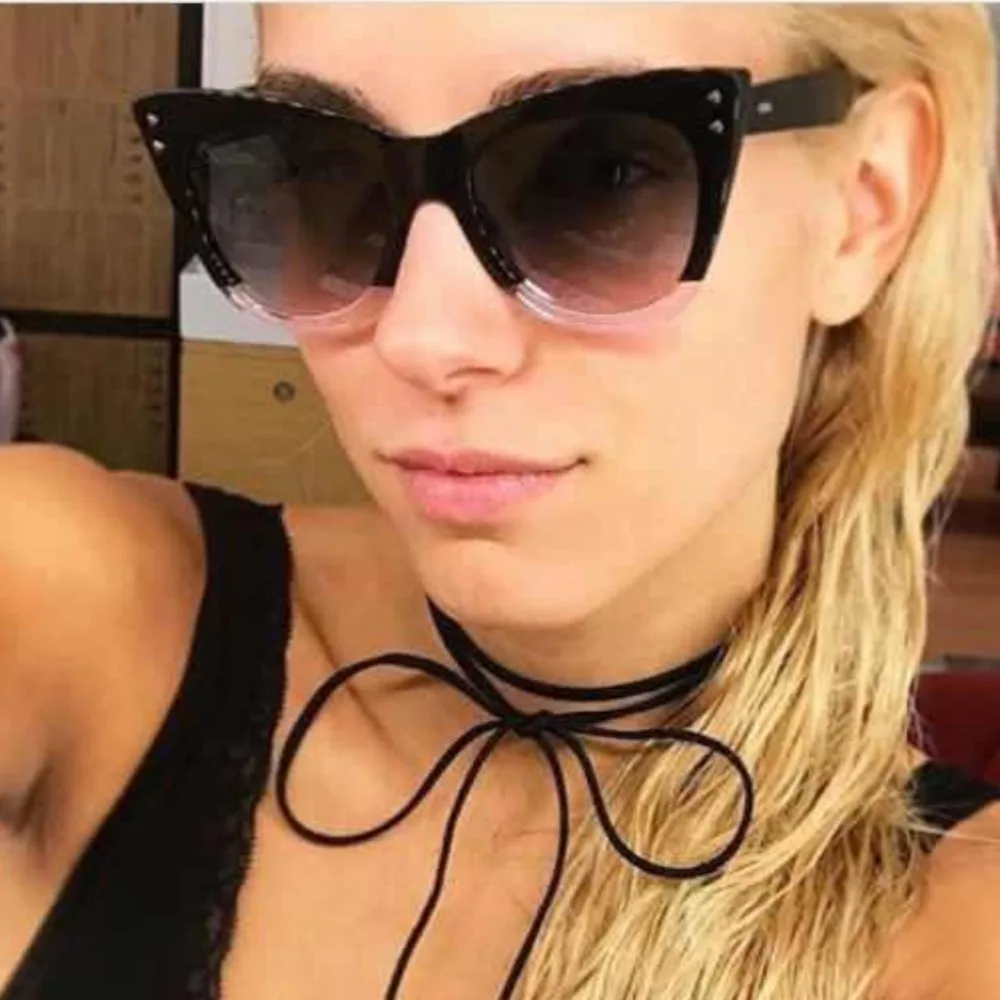 2018 Ladies Cat Sunglasses Rivet Frame Women Brand Designer Sun Glasses Fashion Female Shades Nail Half Color UV400 Mix Color
2018 Ladies Cat Sunglasses Rivet Frame Women Brand Designer Sun Glasses Fashion Female Shades Nail Half Color UV400 Mix Color