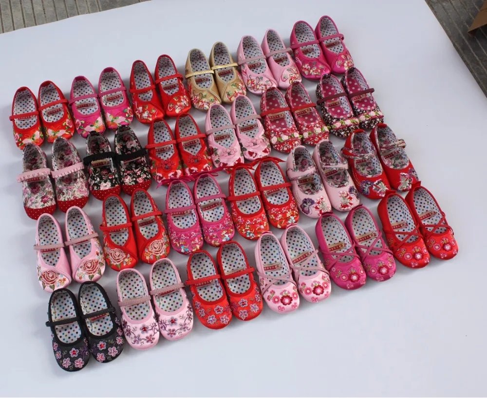 Cloth Shoes Child Embroidered Shoes National Wind Summer Autumn Children's Shoes Breathable Princess Girl Shoes
Cloth Shoes Child Embroidered Shoes National Wind Summer Autumn Children's Shoes Breathable Princess Girl Shoes