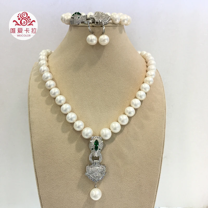 WEICOLOR Fashionable 11-13mm White Nearound Freshwater Pearl Jewelry Set. Necklace/Bracelet/Earrings
WEICOLOR Fashionable 11-13mm White Nearound Freshwater Pearl Jewelry Set. Necklace/Bracelet/Earrings