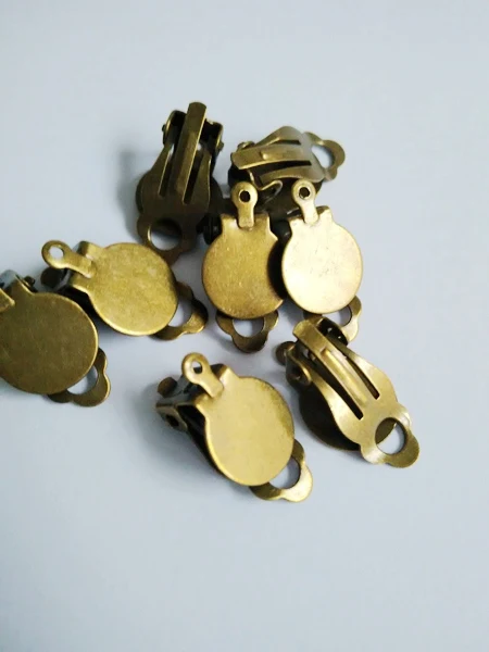 Free shipping 500PCS antique bronze 10mm earring pad earring clip findings for DIY jewelry making CFS185
Free shipping 500PCS antique bronze 10mm earring pad earring clip findings for DIY jewelry making CFS185