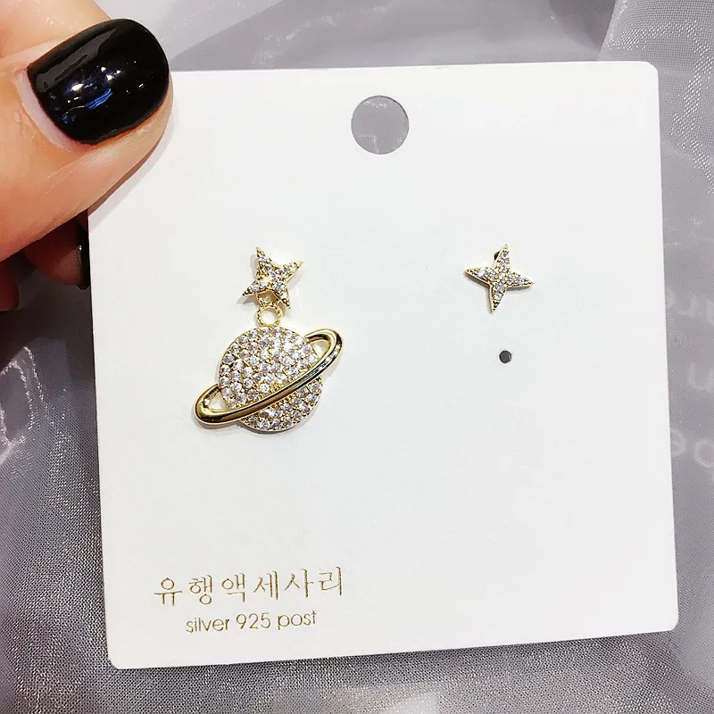 Exquisite Gold Color Star Stud Earrings AB Style Micro Paved Cubic Zircon Crystal Saturn Planet Earrings for Women
Exquisite Gold Color Star Stud Earrings AB Style Micro Paved Cubic Zircon Crystal Saturn Planet Earrings for Women
