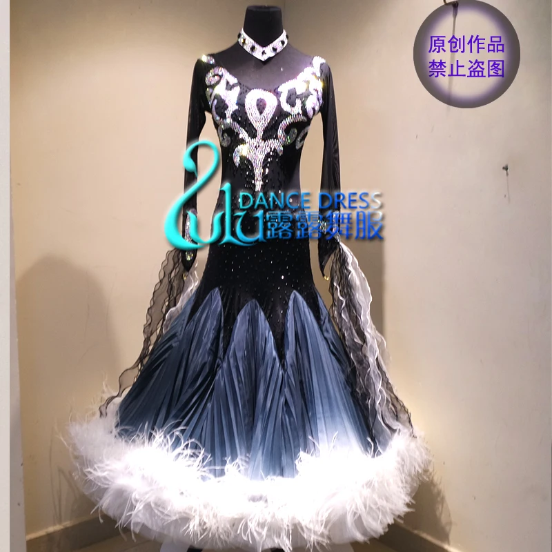 Women swing tango waltz Smooth us 8 dance competition dress Gradation ballroom dance dressWhite Ostrich Feather ballroom dress
Women swing tango waltz Smooth us 8 dance competition dress Gradation ballroom dance dressWhite Ostrich Feather ballroom dress