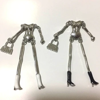 50 pcs/Lot Cute Alloy Doll League necklace body with enamel feet black white nude colors DIY accessories handmade statements
50 pcs/Lot Cute Alloy Doll League necklace body with enamel feet black white nude colors DIY accessories handmade statements