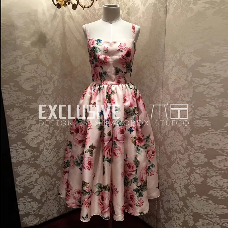 Svoryxiu 2019 Summer Elegant Runway Dress Women's Vintage Rose Printing Party Slim Spaghetti Strap Dress
Svoryxiu 2019 Summer Elegant Runway Dress Women's Vintage Rose Printing Party Slim Spaghetti Strap Dress