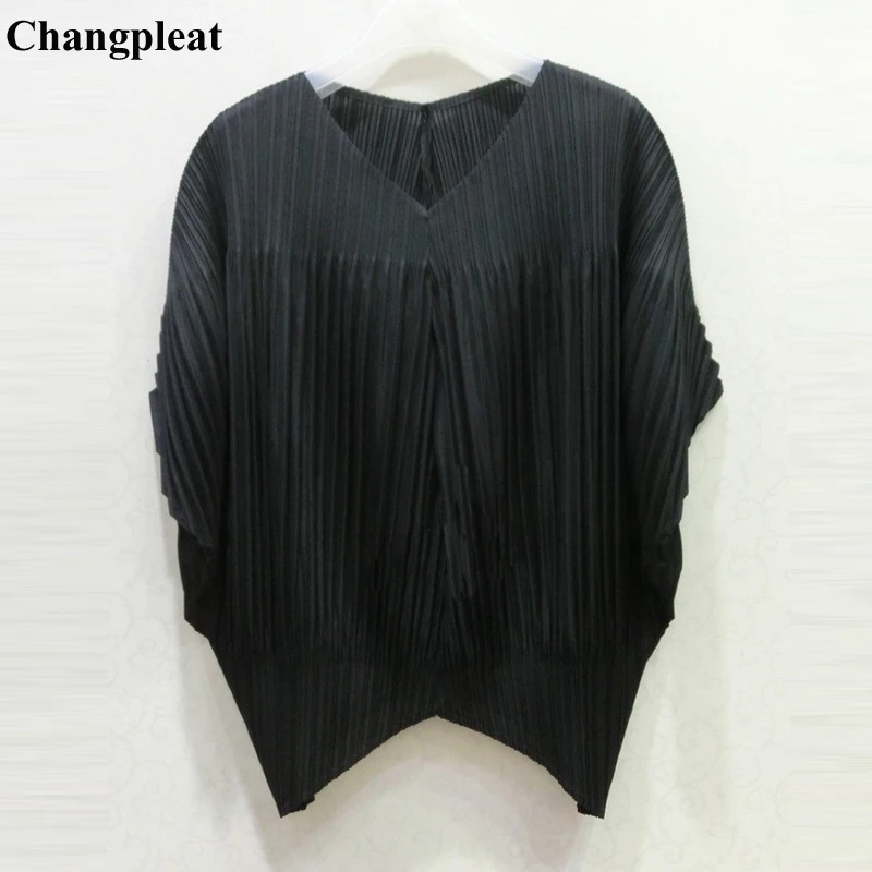 Changpleat 2019 Summer New Women bat sleeve T-shirts Tops Miyak Pleated Fashion Solid loose v-neck Large Size Female T-shirt T58
Changpleat 2019 Summer New Women bat sleeve T-shirts Tops Miyak Pleated Fashion Solid loose v-neck Large Size Female T-shirt T58
