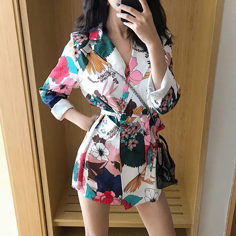 Korean Spring Women's Floral Blazer Jacket Female Clothing Fashion Print Chic Style Retro Suit Jacket
Korean Spring Women's Floral Blazer Jacket Female Clothing Fashion Print Chic Style Retro Suit Jacket