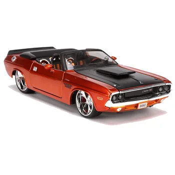 1:24 Simulation alloy sports car model toy For Dodge Challenger 1970 with Steering wheel control front wheel steering toy car
1:24 Simulation alloy sports car model toy For Dodge Challenger 1970 with Steering wheel control front wheel steering toy car