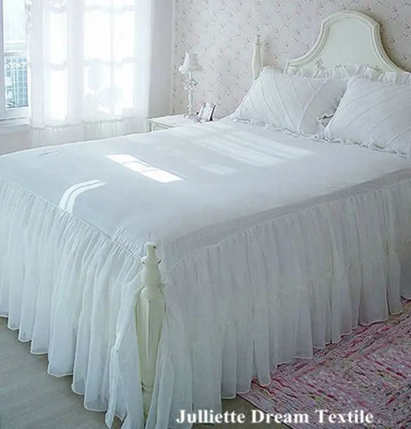 1piece Romantic two layers bed skirt elegant chiffon bedspread satin cotton bed sheet for wedding decoration princess bed cover
1piece Romantic two layers bed skirt elegant chiffon bedspread satin cotton bed sheet for wedding decoration princess bed cover