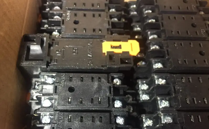 Relay Socket PYF8A 5A 250VAC DIP8 FIF 2 to C with the MY2N-J relay ,New and original
Relay Socket PYF8A 5A 250VAC DIP8 FIF 2 to C with the MY2N-J relay ,New and original