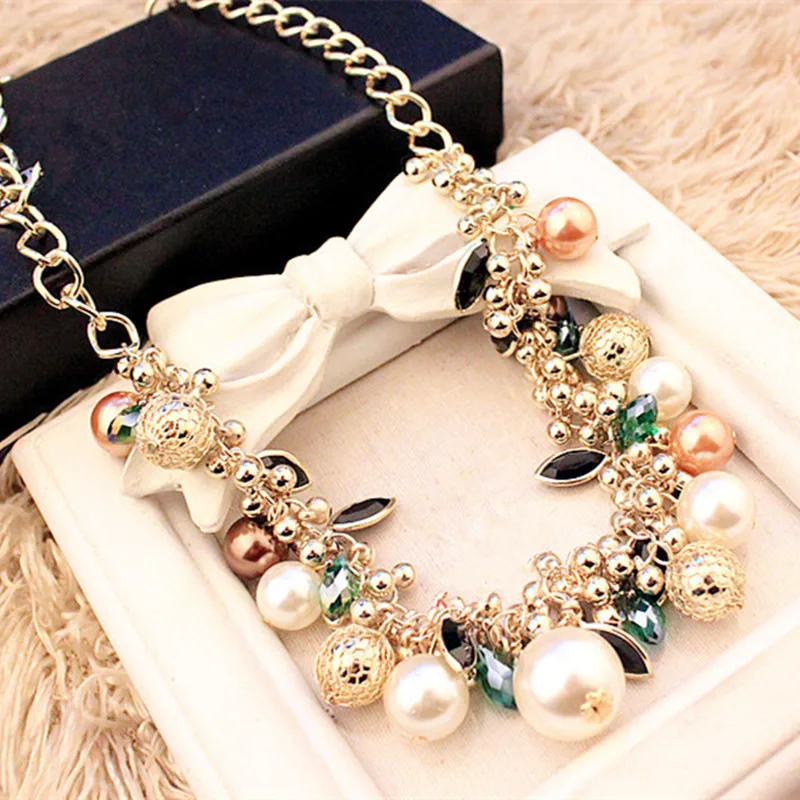 New Fashion Luxury Color Pearl Crystal Necklace Exaggerated Collarbone Female Accessories sweater Chain Jewelry Necklace
New Fashion Luxury Color Pearl Crystal Necklace Exaggerated Collarbone Female Accessories sweater Chain Jewelry Necklace