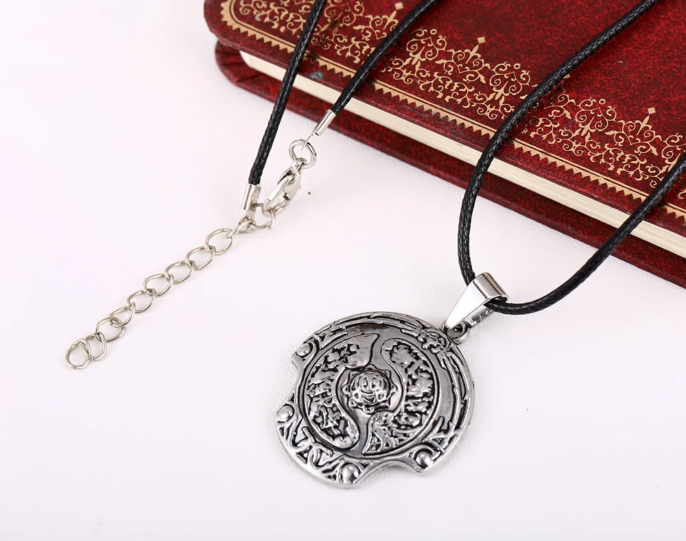 12pcs/lot Hot GAME DOTA 2 Immortal Champion Shield Metal Necklace Charm Pendant Cosplay Accessories Jewelry Gift
12pcs/lot Hot GAME DOTA 2 Immortal Champion Shield Metal Necklace Charm Pendant Cosplay Accessories Jewelry Gift