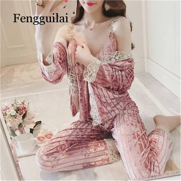 Gold Velvet Pajamas Set Autumn Winter Warm Women Sexy Pajamas Sleepwear Sleeveless Strap Nightwear Long Pant Robe
Gold Velvet Pajamas Set Autumn Winter Warm Women Sexy Pajamas Sleepwear Sleeveless Strap Nightwear Long Pant Robe