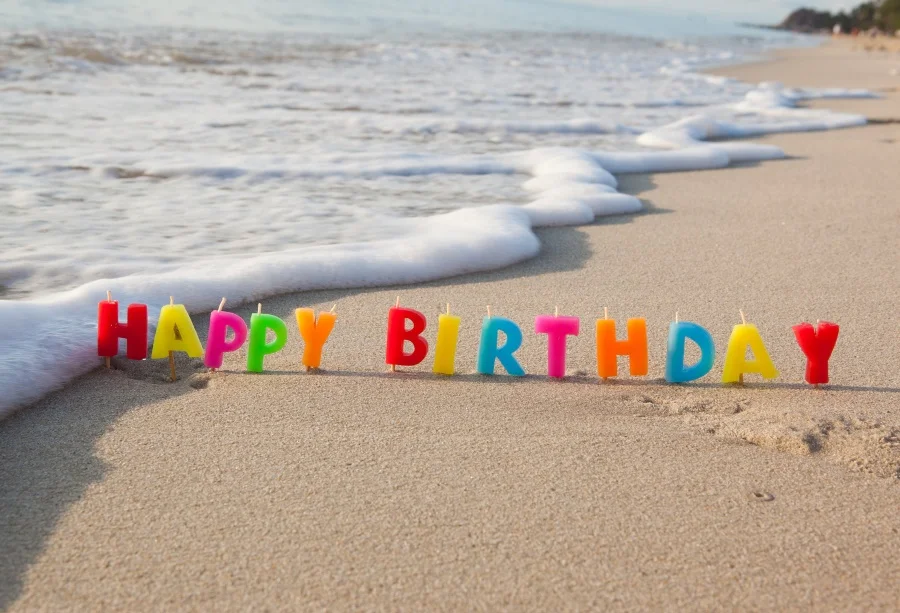 Laeacco счастливый день рождения море сторона песчаный пляж живописные фотографии