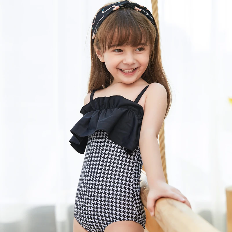 2019 New Children Siamese Swimming Suits Ruffle Swimwear Children Lattice Ruched Swimsuit Girls Play Seaside Summer Swim Wear
2019 New Children Siamese Swimming Suits Ruffle Swimwear Children Lattice Ruched Swimsuit Girls Play Seaside Summer Swim Wear