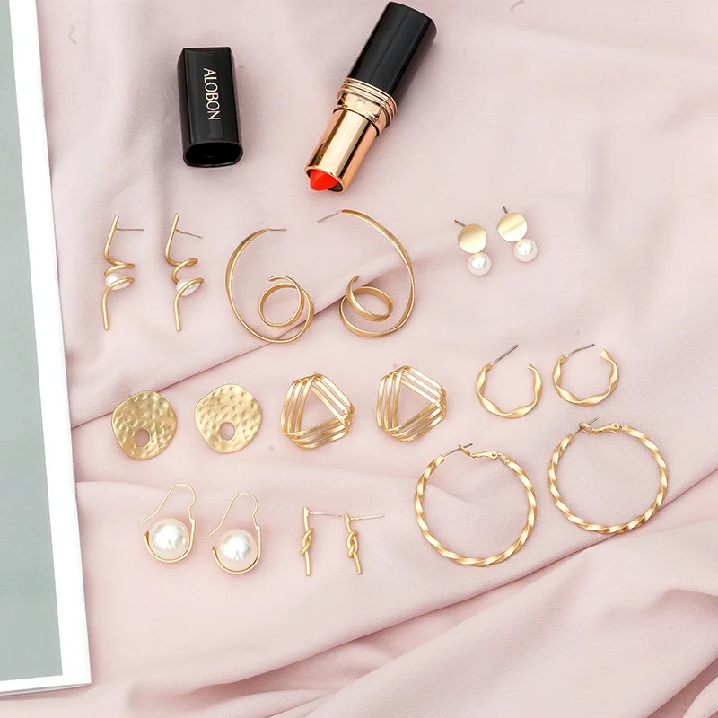Trendy Irregular Twisted Metal Gold alloy Color Unique Big round Earrings For Women Fashion Asymmetry Earring Matte Jewelry 2019
Trendy Irregular Twisted Metal Gold alloy Color Unique Big round Earrings For Women Fashion Asymmetry Earring Matte Jewelry 2019