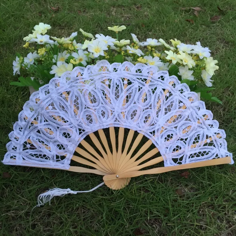 Free shipping 10pcs/lot 22cm size Battenburg Lace Fan White Embroidered Lace Hand Fan with bamboo frame
Free shipping 10pcs/lot 22cm size Battenburg Lace Fan White Embroidered Lace Hand Fan with bamboo frame