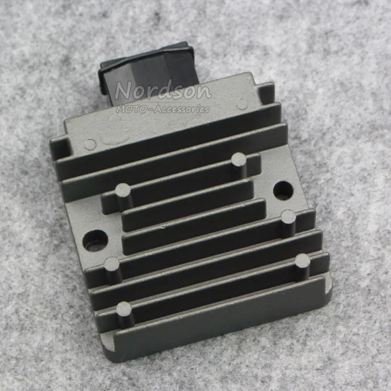 Black Motorcycle Regulator Rectifier Voltage For Honda CBR250R CBR250 11-12-13-14-15
Black Motorcycle Regulator Rectifier Voltage For Honda CBR250R CBR250 11-12-13-14-15