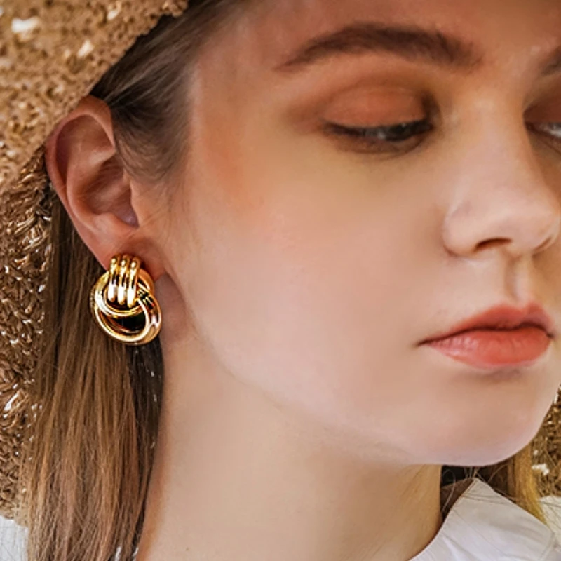 AOTEMAN 2019 New design Small metal vintage statement stud earrings for women trendy jewelry za gold color stud earrings
AOTEMAN 2019 New design Small metal vintage statement stud earrings for women trendy jewelry za gold color stud earrings