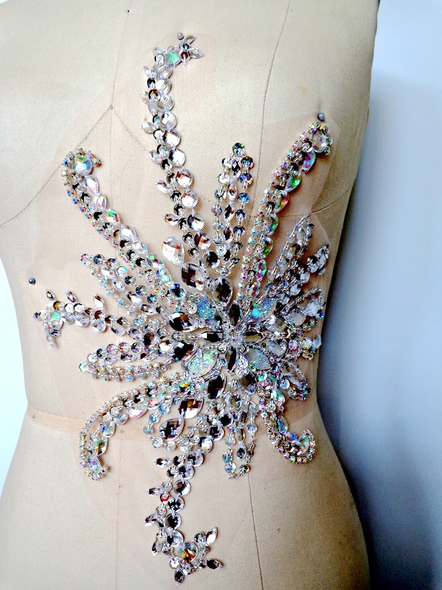 Silver/clear AB colour handmade 32*21cm crystal sequins patches sew on rhinestones applique trim for dress accessory
Silver/clear AB colour handmade 32*21cm crystal sequins patches sew on rhinestones applique trim for dress accessory