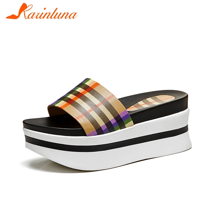 SARAIRIS 2019 Brand New Fashion Flat Platform Slippers women's Summer Genuine Leather Ladies High Heels Women Shoes Woman
SARAIRIS 2019 Brand New Fashion Flat Platform Slippers women's Summer Genuine Leather Ladies High Heels Women Shoes Woman