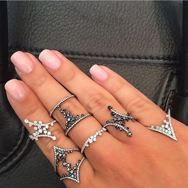 2018 Factory wholesale nice women jewelry black white cubic zirconia wedding enegagment Modern cz jewelry finger ring
2018 Factory wholesale nice women jewelry black white cubic zirconia wedding enegagment Modern cz jewelry finger ring