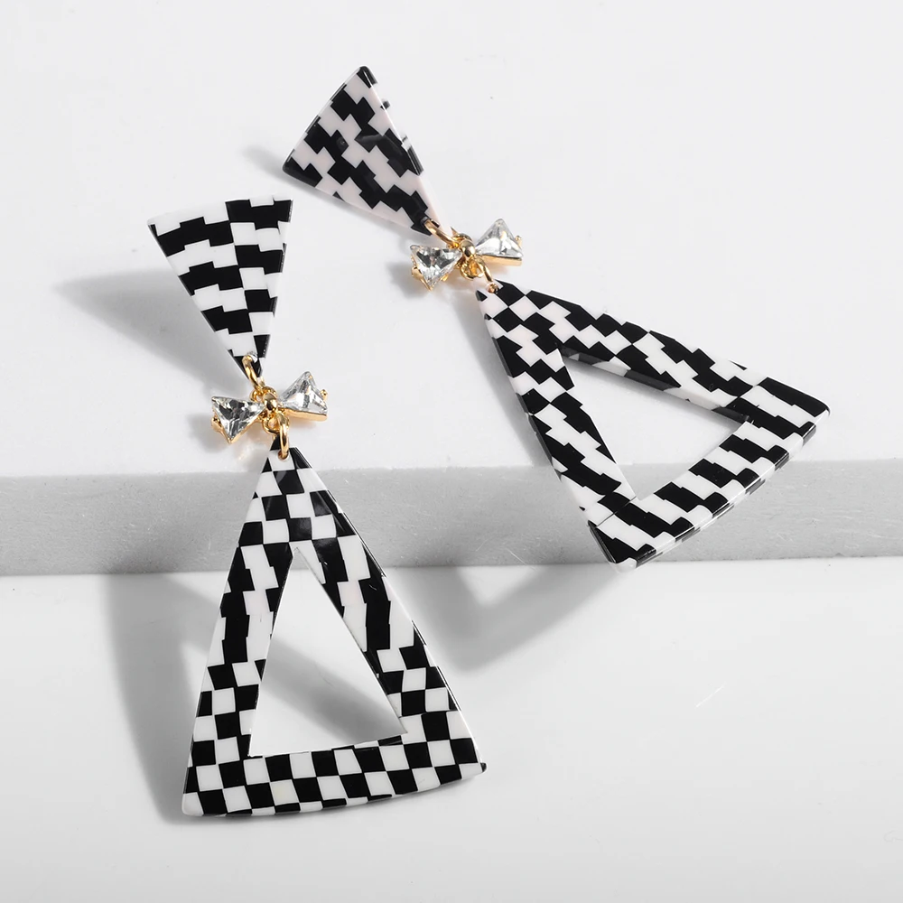 Unique Geometric Triangle Dangle Earring For Women Fashion Resin Acrylic statement Hanging Drop Earring Party Jewelry Wholesale
Unique Geometric Triangle Dangle Earring For Women Fashion Resin Acrylic statement Hanging Drop Earring Party Jewelry Wholesale