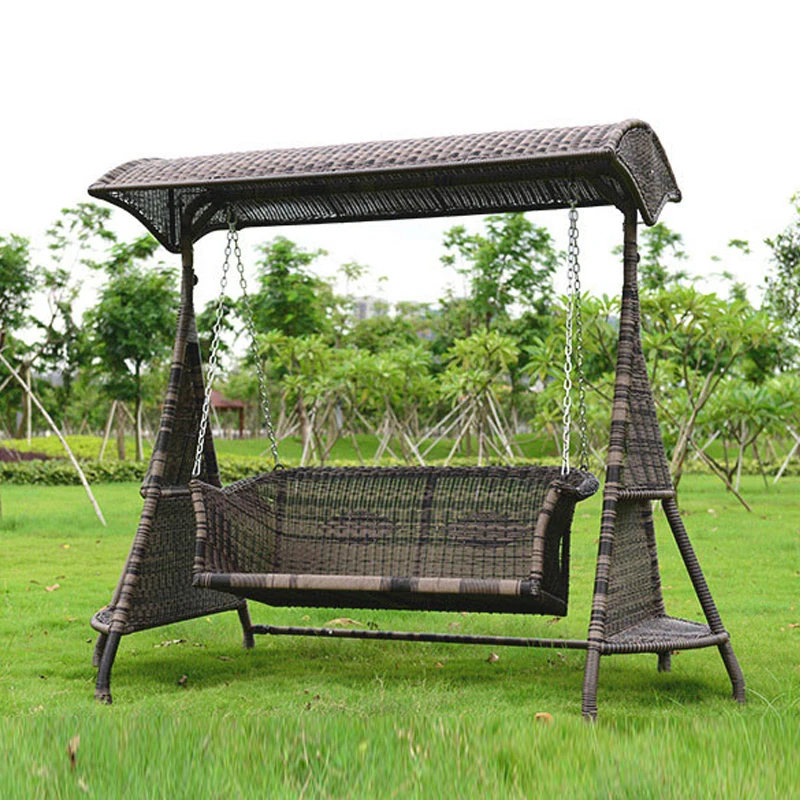 Swinging garden chair