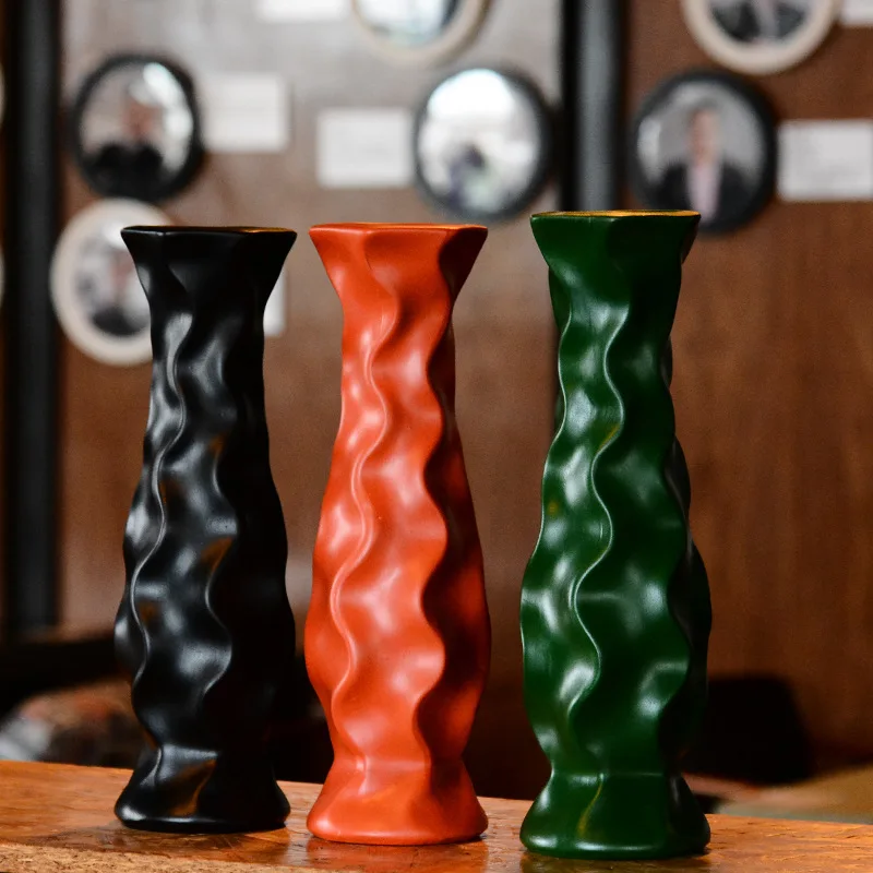 Europe Style Decoration Vase Ceramic Stripe Simple Tabletop Christmas Flower Vases For Decoration Living Room Flower Pot Vase
Europe Style Decoration Vase Ceramic Stripe Simple Tabletop Christmas Flower Vases For Decoration Living Room Flower Pot Vase