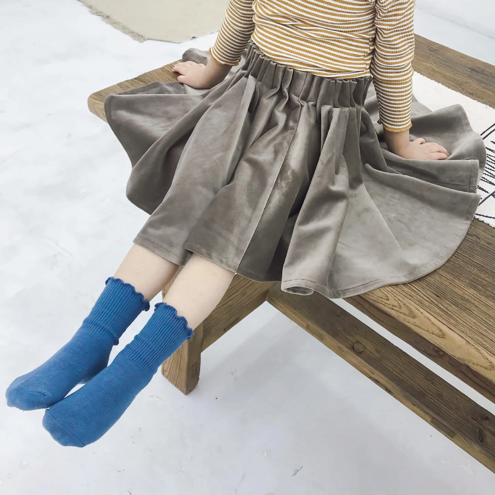 2019 Winter Toddler Gold Velvet Skirts Ball Gown Skirts for girl Knee-Length Little Girls Khaki Velvet Skirt Children Mini Skirt
2019 Winter Toddler Gold Velvet Skirts Ball Gown Skirts for girl Knee-Length Little Girls Khaki Velvet Skirt Children Mini Skirt
