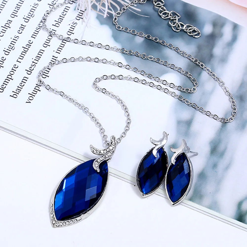 Wedding Bridal Jewelry Necklace Earrings For Women Engagement Party Suit Fashionable Blue Color Crystal Jewelry Set Gifts
Wedding Bridal Jewelry Necklace Earrings For Women Engagement Party Suit Fashionable Blue Color Crystal Jewelry Set Gifts