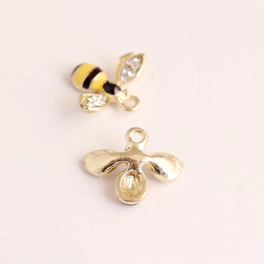 10pcs/lot 18*14mm point drill bee jewelry Charms Alloy gold dropping Oil Animal Pendant DIY Jewelry Making
10pcs/lot 18*14mm point drill bee jewelry Charms Alloy gold dropping Oil Animal Pendant DIY Jewelry Making