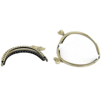 10Pcs Bronze Tone Heart Coins Purse Bag Arc Frame Kiss Clasps Fermoirs Handbag Handle 8.6x5.3cm
10Pcs Bronze Tone Heart Coins Purse Bag Arc Frame Kiss Clasps Fermoirs Handbag Handle 8.6x5.3cm