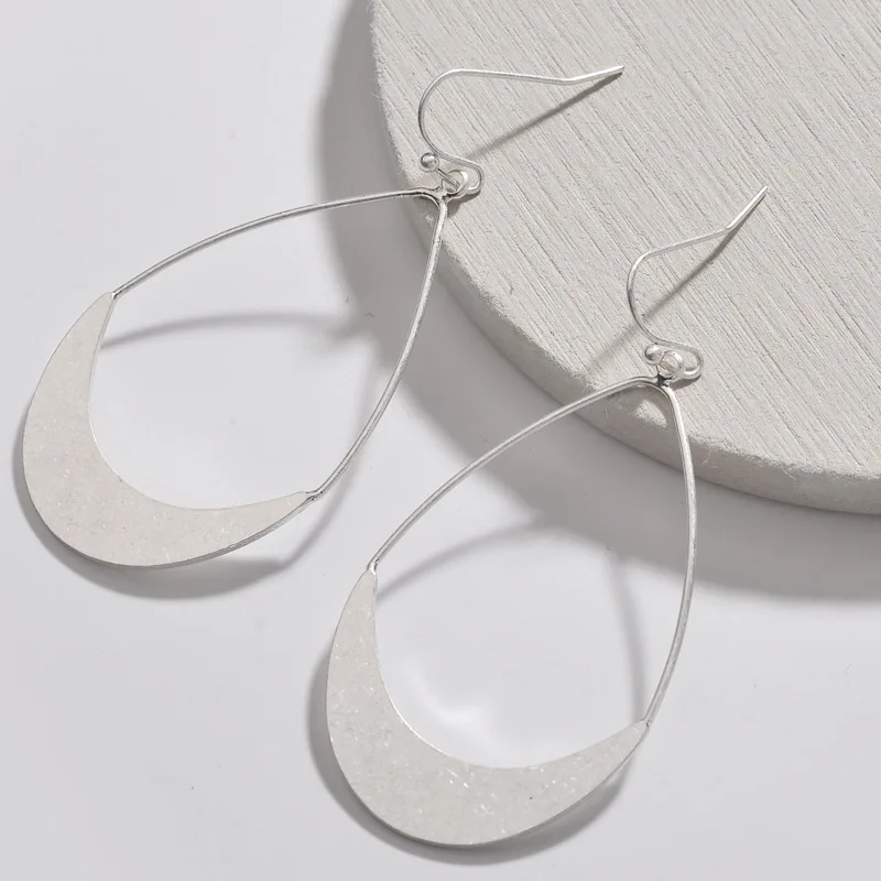 ZWPON 2018 New Zinc Alloy Simple Hollow Water Drop Statement Earrings for Women Fashion Jewelry Silver Earrings Wholesale
ZWPON 2018 New Zinc Alloy Simple Hollow Water Drop Statement Earrings for Women Fashion Jewelry Silver Earrings Wholesale